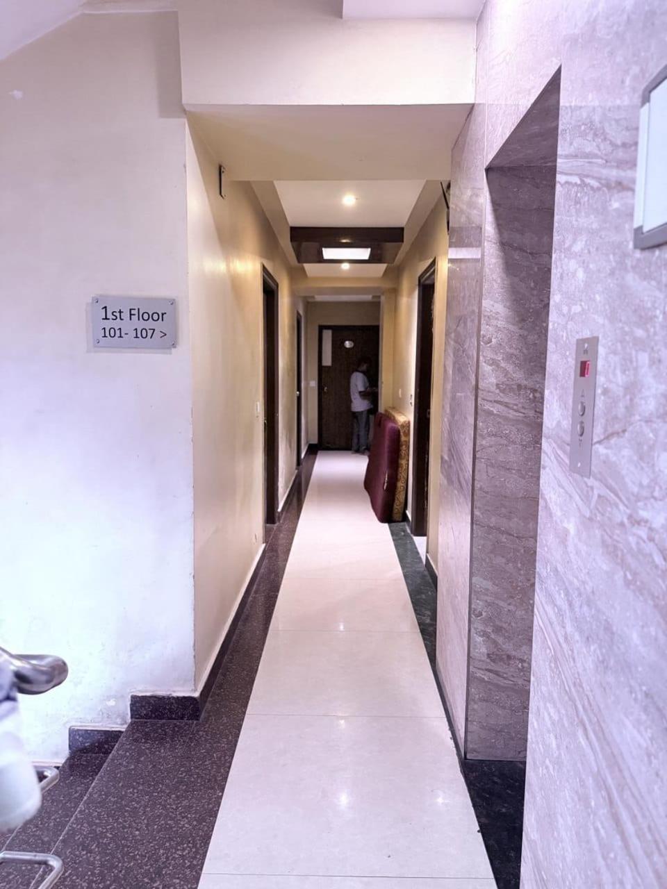 Rajkamal Palace - Near Kashi Vishwanath Temple Varanasi Bagian luar foto